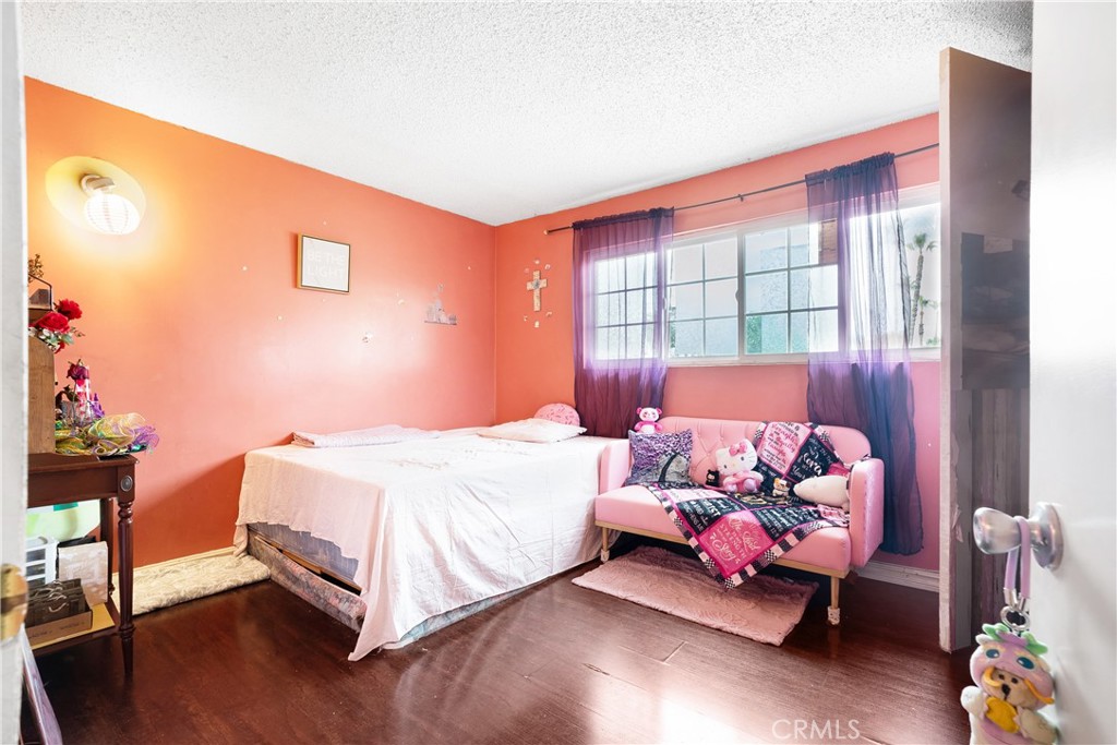 1602 North King Street, Unit J1 Santa Ana, CA 92706 - Photo 15 of 28 Spacious 3rd bedroom