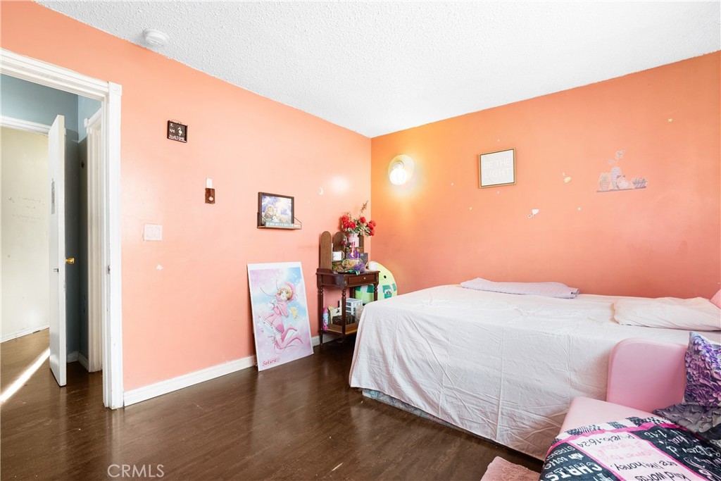 1602 North King Street, Unit J1 Santa Ana, CA 92706 - Photo 17 of 28 3rd Bedroom