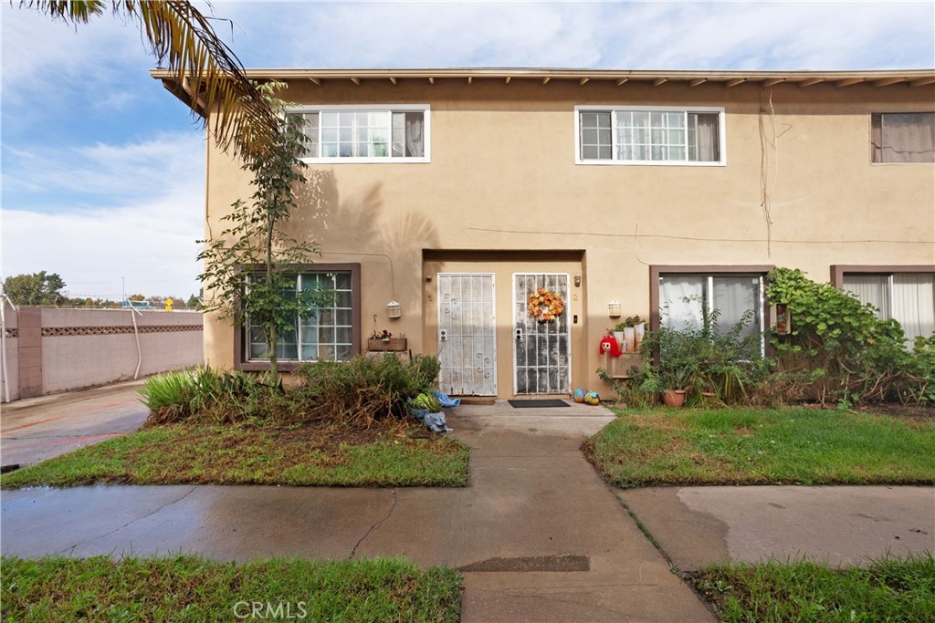 1602 North King Street, Unit J1 Santa Ana, CA 92706 - Photo 3 of 28 Welcome Home!
