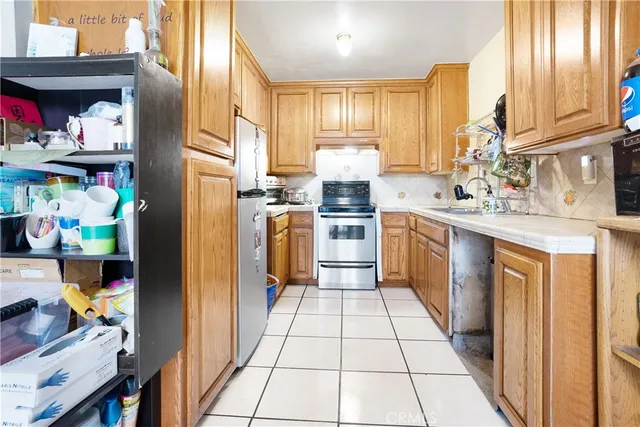 $474,000 | 1602 North King Street, Unit J1, Santa Ana, CA 92706