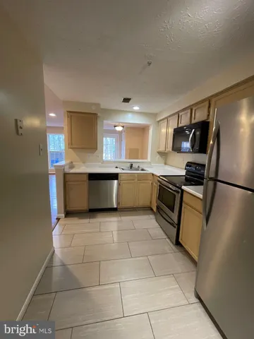 $2,200 | 6013 Same Song Square, Unit I52, Columbia, MD 21044