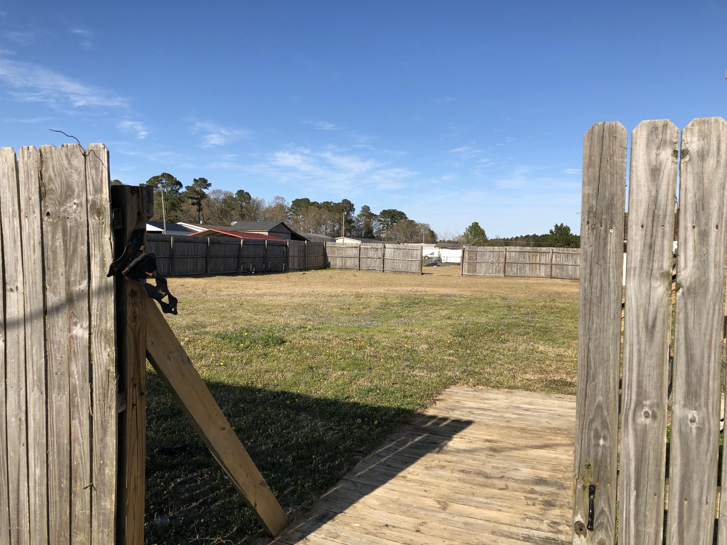 151 Chris Road Vanceboro, NC 28586 - Photo 3 of 13 SSoxx0bgQs6GefA2tJezsg