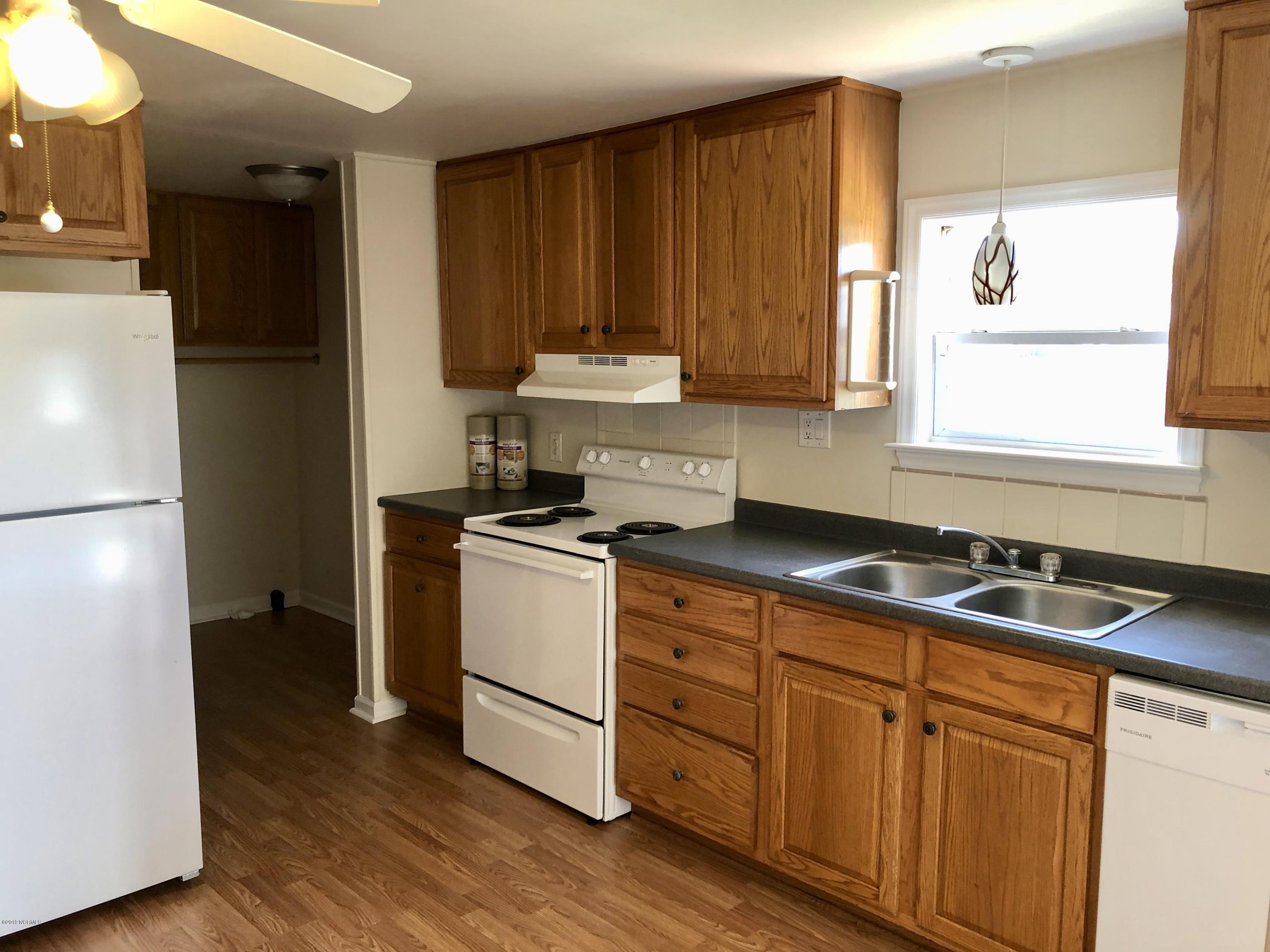 151 Chris Road Vanceboro, NC 28586 - Photo 5 of 13 fullsizeoutput_fa