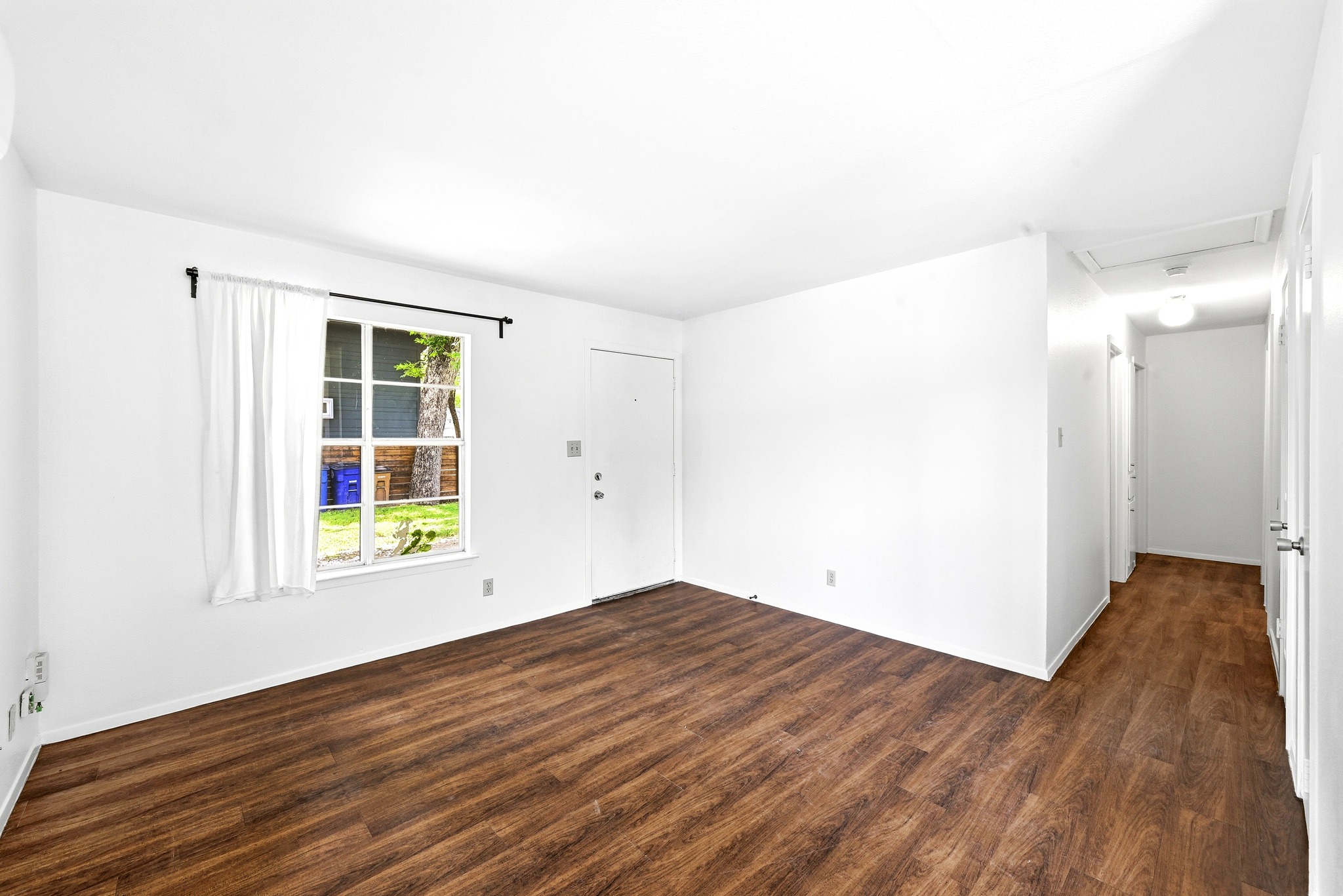 3604 Abbate Circle Austin, TX 78721 - Photo 7 of 23