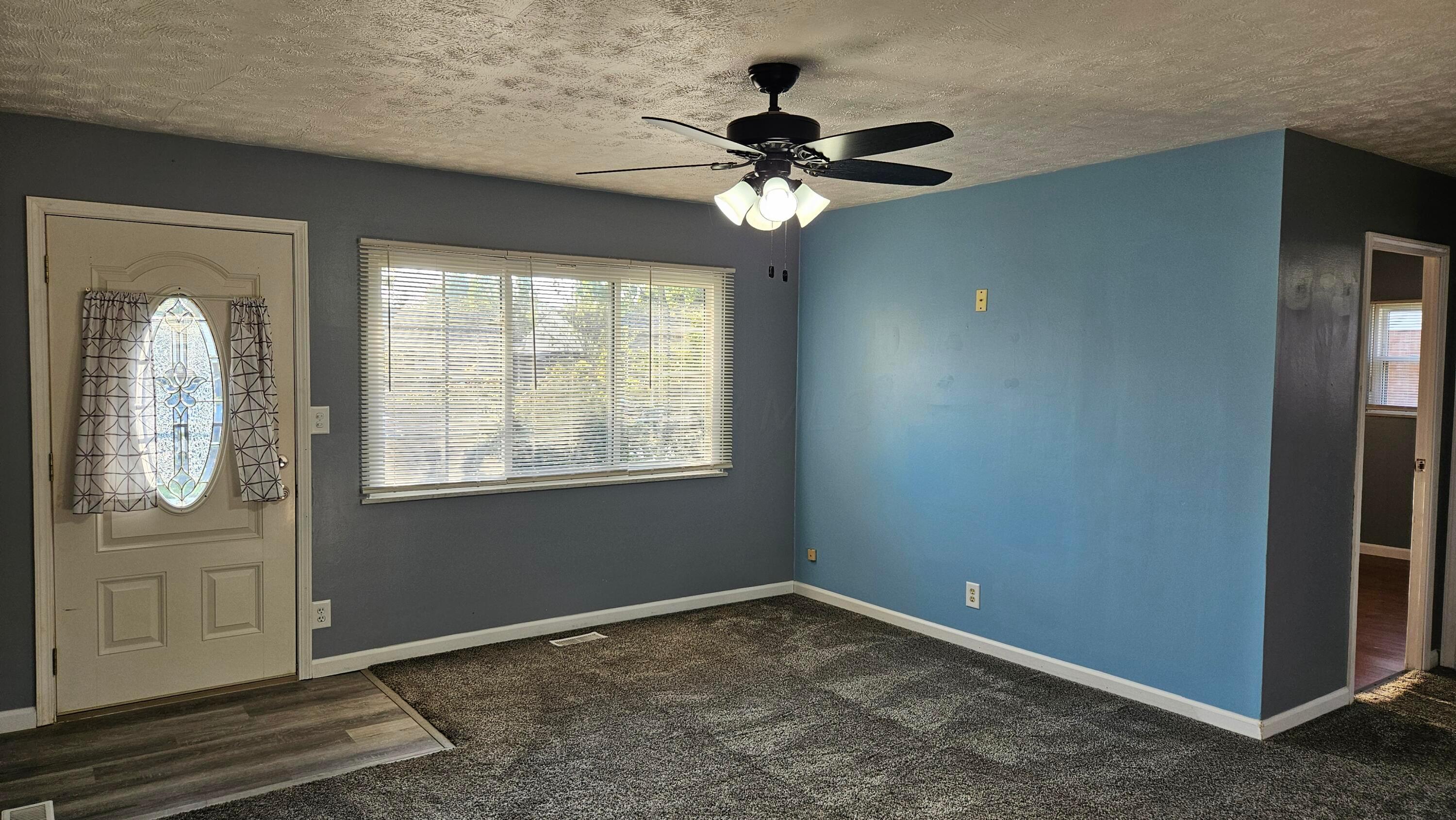 435 Redmond Road Columbus, OH 43228 - Photo 5 of 28 20251004_090540