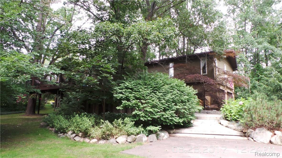 7983 Perry Lake Road Clarkston, MI 48348 - Photo 1 of 14 Main.JPG
