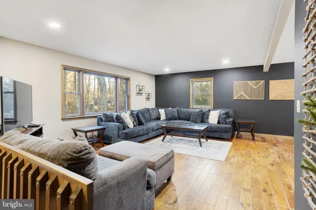 $725,000 | 49 Forest Drive, Lake Harmony, PA 18624