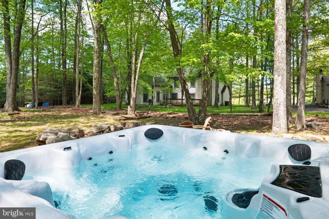 $725,000 | 49 Forest Drive, Lake Harmony, PA 18624