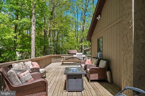 $725,000 | 49 Forest Drive, Lake Harmony, PA 18624