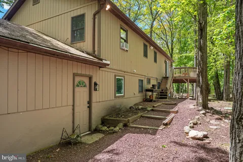 $725,000 | 49 Forest Drive, Lake Harmony, PA 18624