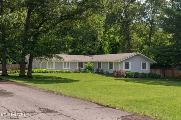 $639,900 | 332 Crossfield Drive, Knoxville, TN 37920