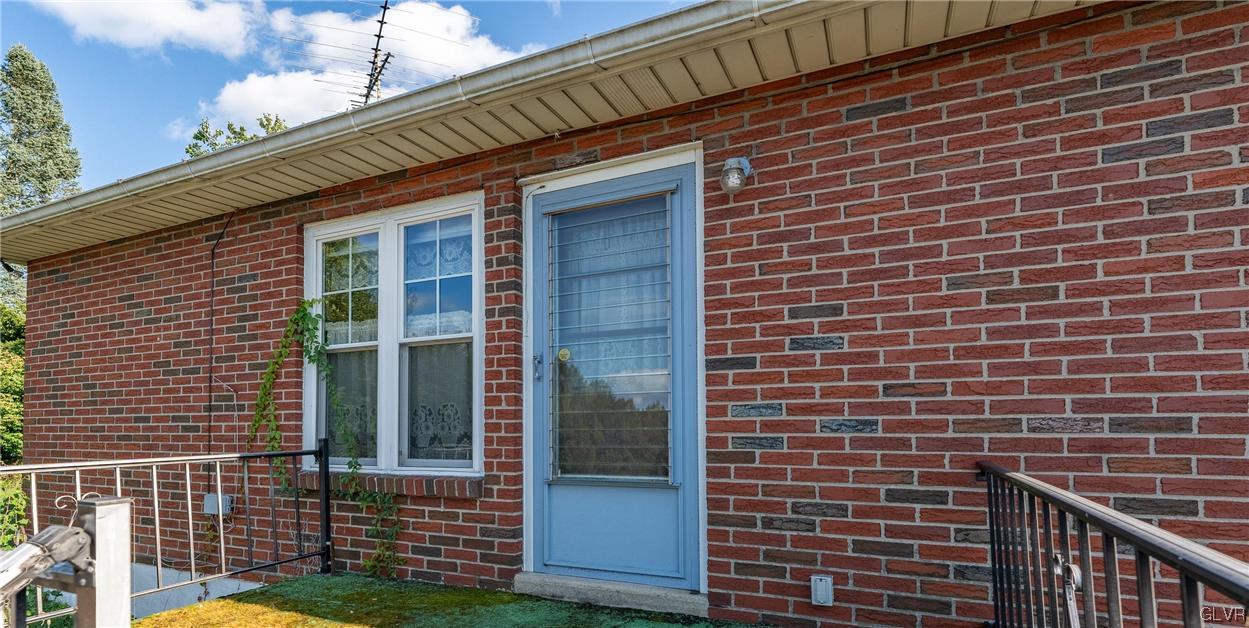 6991 Hilltop Road Allentown, PA 18106 - Photo 21 of 26 a view of brick wall