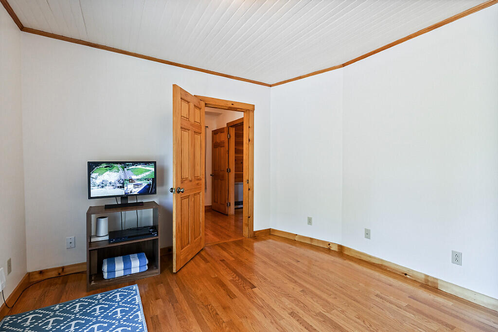 402 Waldoboro Road Friendship, ME 04547 - Photo 22 of 43 30_BP5A7845_DxO_mls