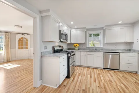 $599,000 | 16 Elm Avenue, East Providence, RI 02916