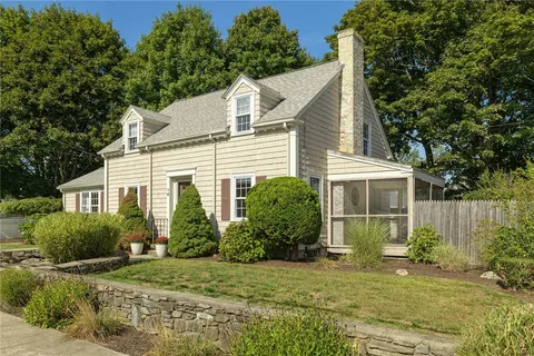 $599,000 | 16 Elm Avenue, East Providence, RI 02916