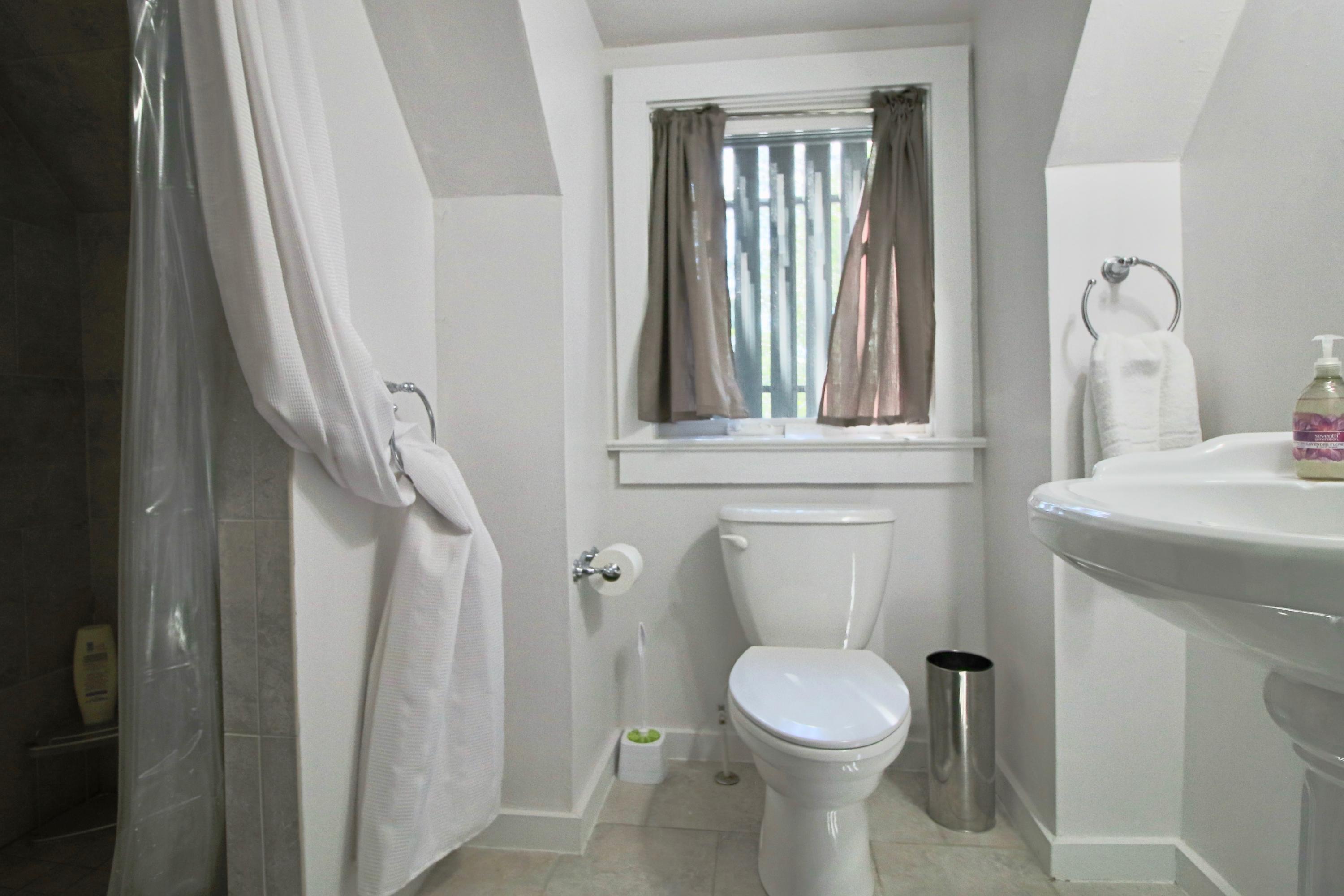 389 Old Mail Road Southern Pines, NC 28387 - Photo 23 of 54 Carriage House Bath