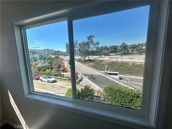 $2,150 | 6324 Franklin Avenue, Los Angeles, CA 90028