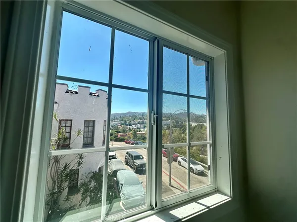 $2,150 | 6324 Franklin Avenue, Los Angeles, CA 90028
