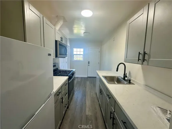 $2,150 | 6324 Franklin Avenue, Los Angeles, CA 90028