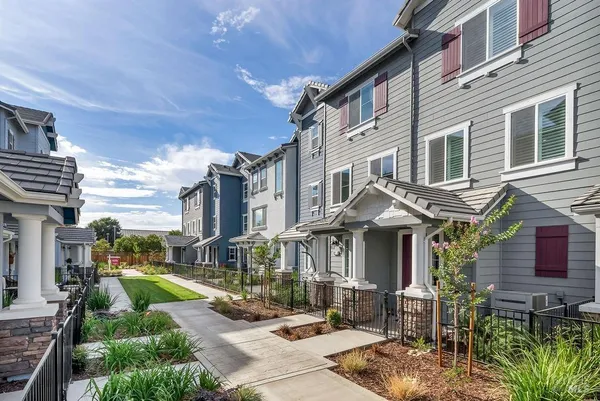 $4,250 | 327 Pear Tree Lane, Unit B, Napa, CA 94558