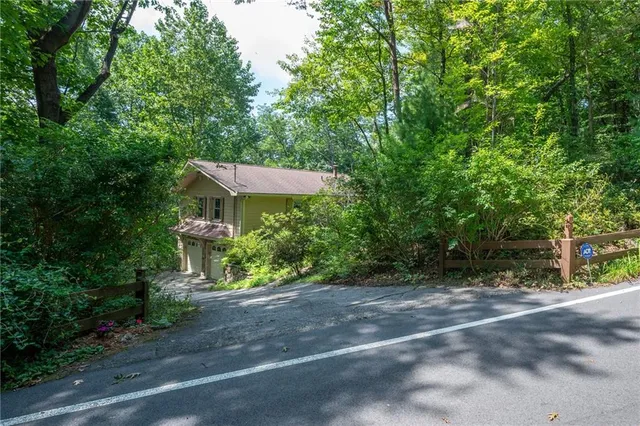 a view of a outdoor space