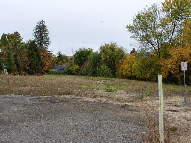 2160 Crestbrook Road, Unit 15 Medford, OR 97504 - Photo 4 of 5 a view of a field