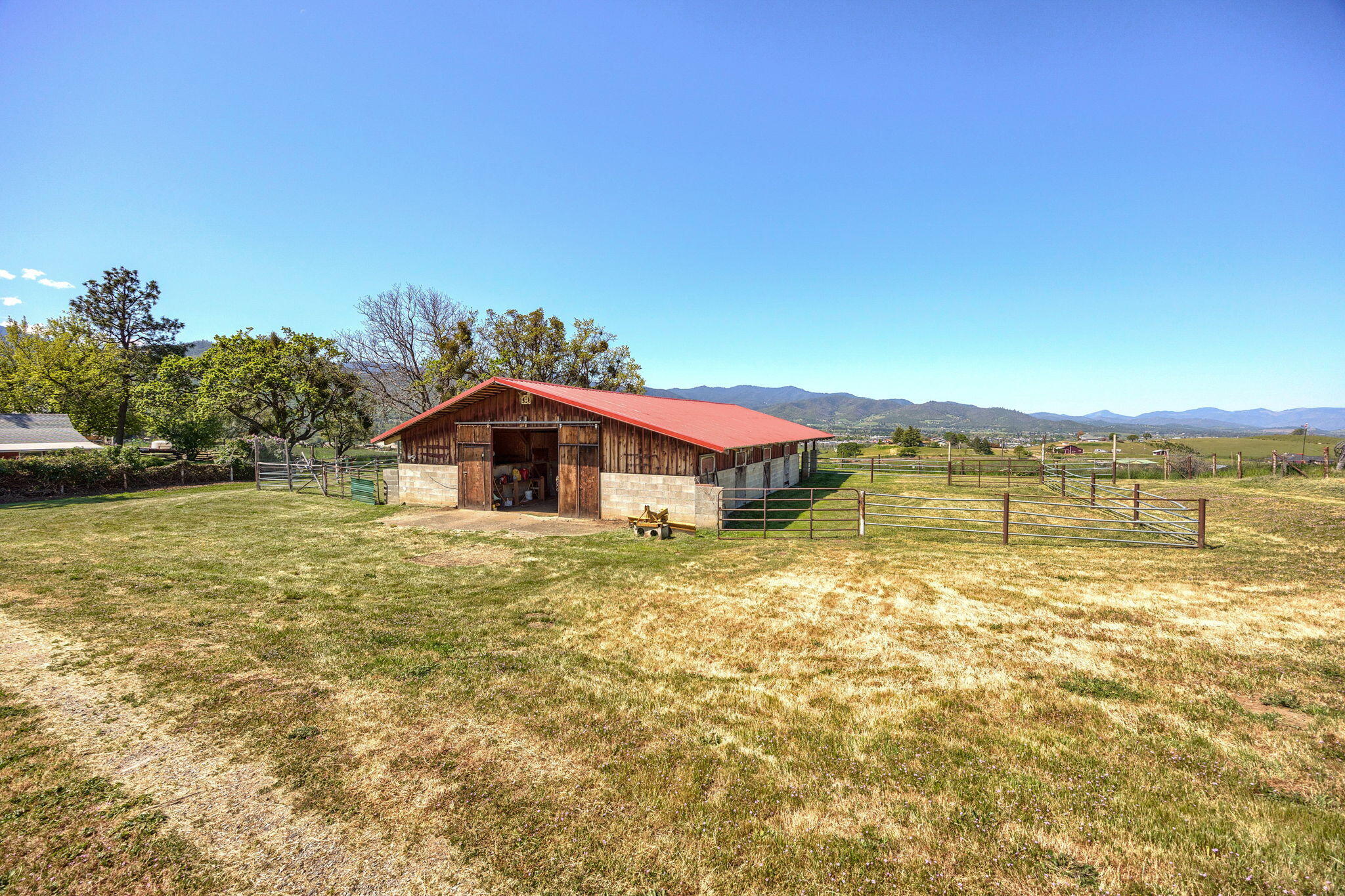 1249 North Valley View Road Ashland, OR 97520 - Photo 13 of 30 8 Stall Horse Barn