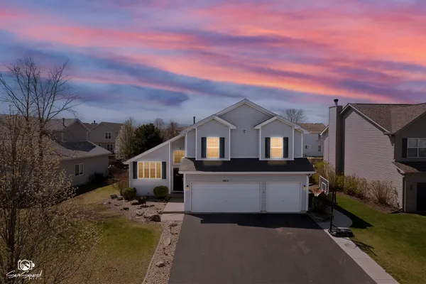 $390,000 | 2813 Twin Falls Drive, Plainfield, IL 60586