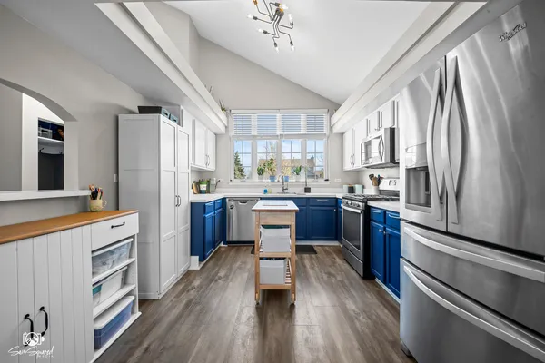 $390,000 | 2813 Twin Falls Drive, Plainfield, IL 60586