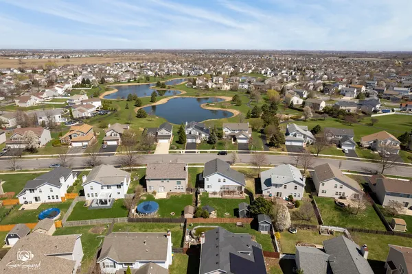 $390,000 | 2813 Twin Falls Drive, Plainfield, IL 60586