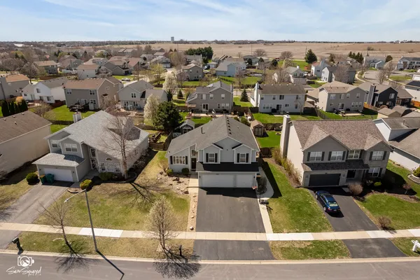 $390,000 | 2813 Twin Falls Drive, Plainfield, IL 60586