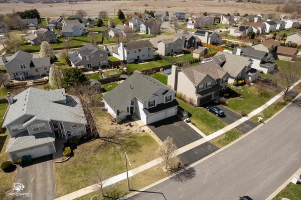 $390,000 | 2813 Twin Falls Drive, Plainfield, IL 60586