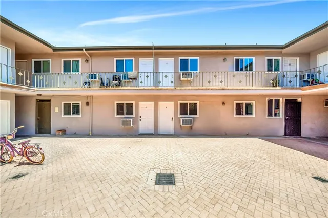 $2,000 | 6735 Elmer Avenue, Unit 8, North Hollywood, CA 91606