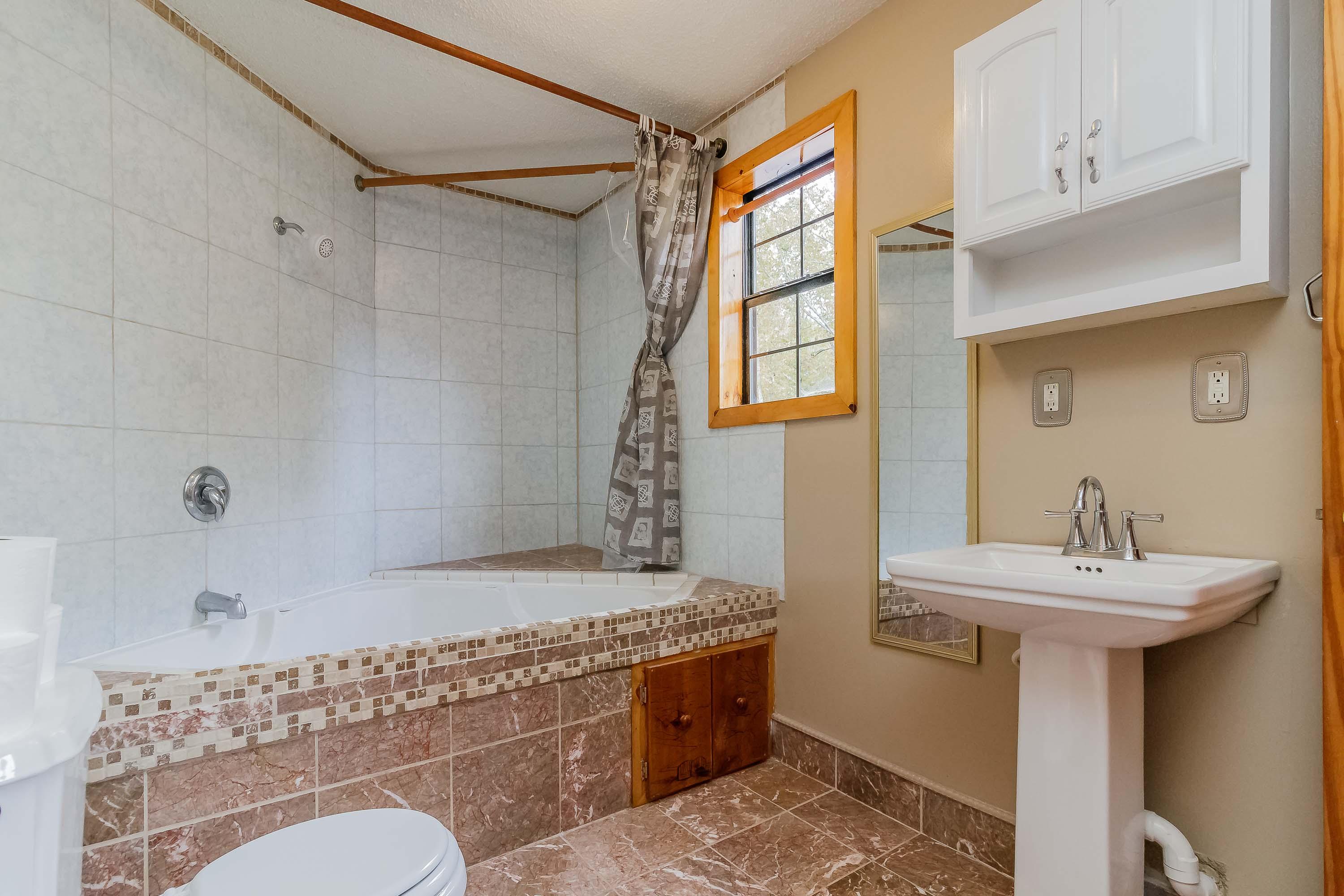 610 Ridgeway Road LaFayette, GA 30728 - Photo 19 of 52 Bathroom 1