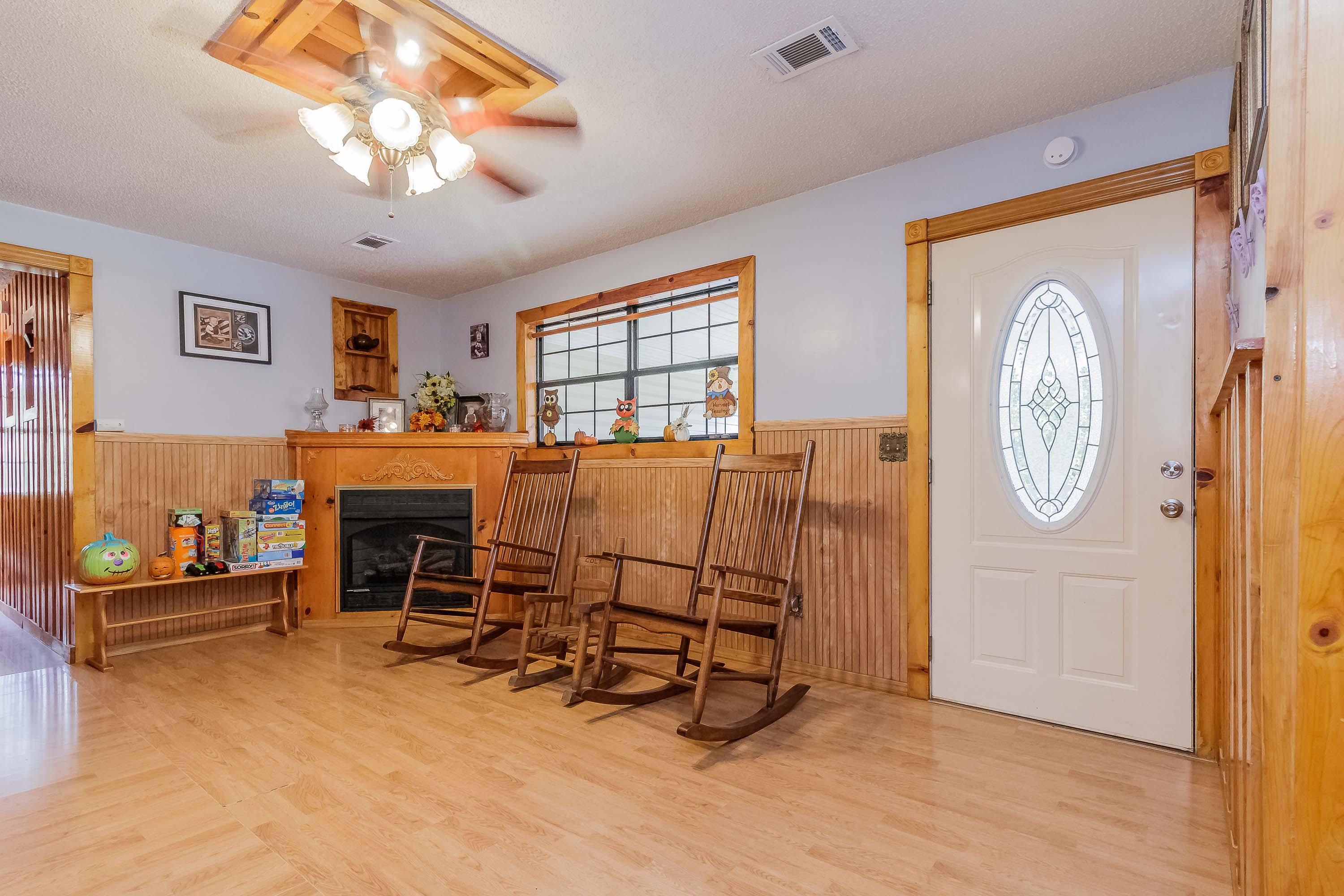 610 Ridgeway Road LaFayette, GA 30728 - Photo 3 of 52 Great Room