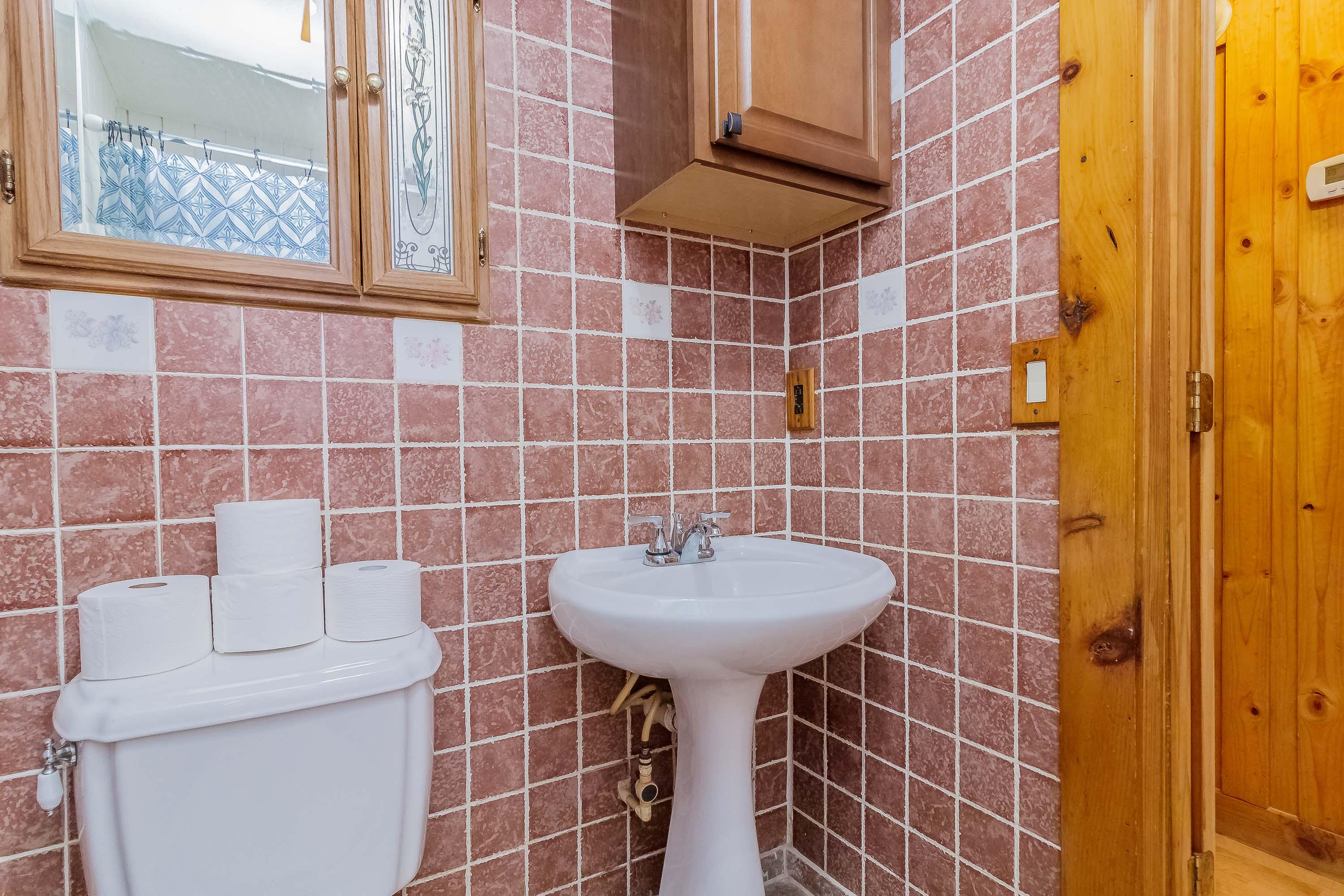 610 Ridgeway Road LaFayette, GA 30728 - Photo 33 of 52 Bathroom 2
