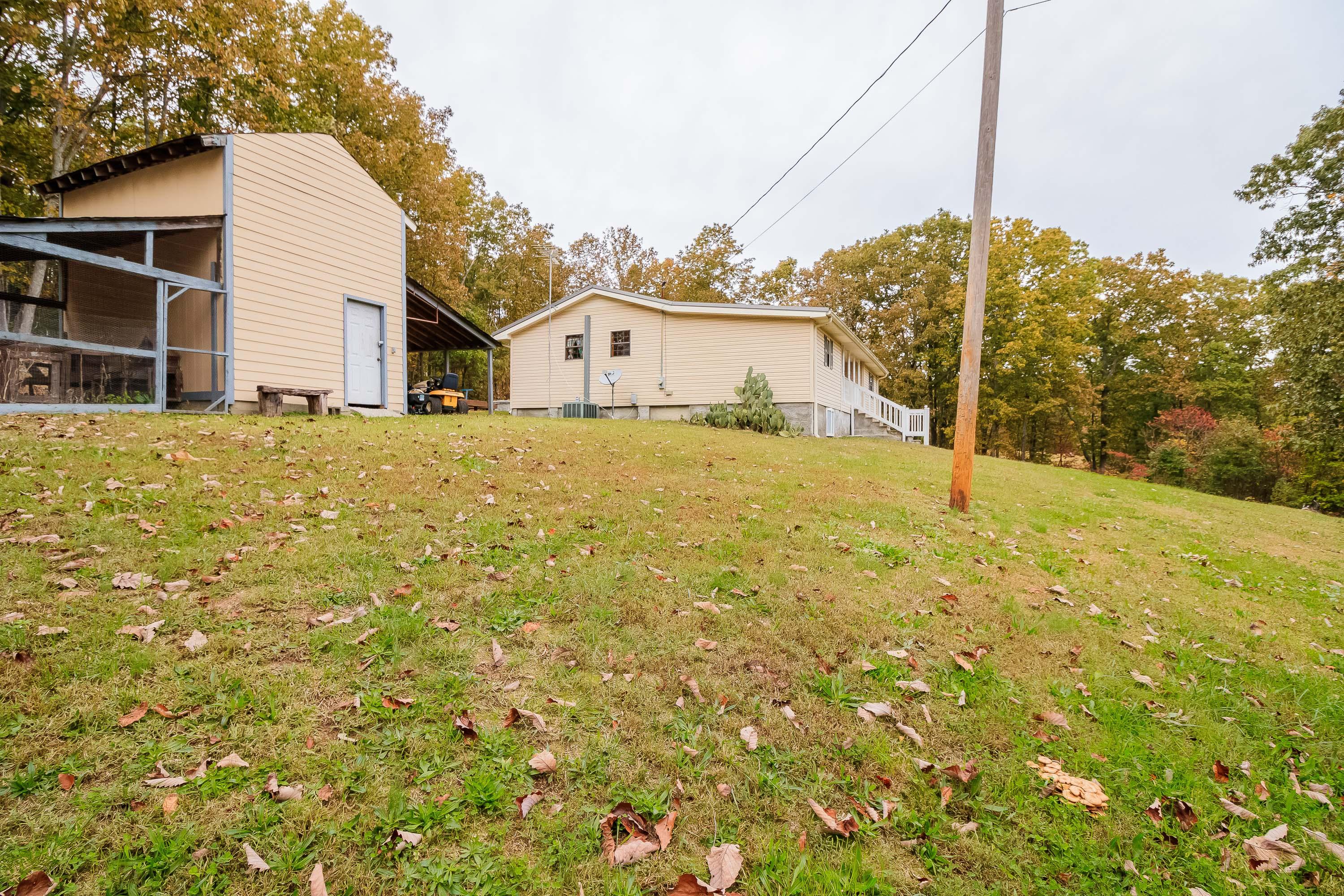 610 Ridgeway Road LaFayette, GA 30728 - Photo 37 of 52 Barn and Side of House
