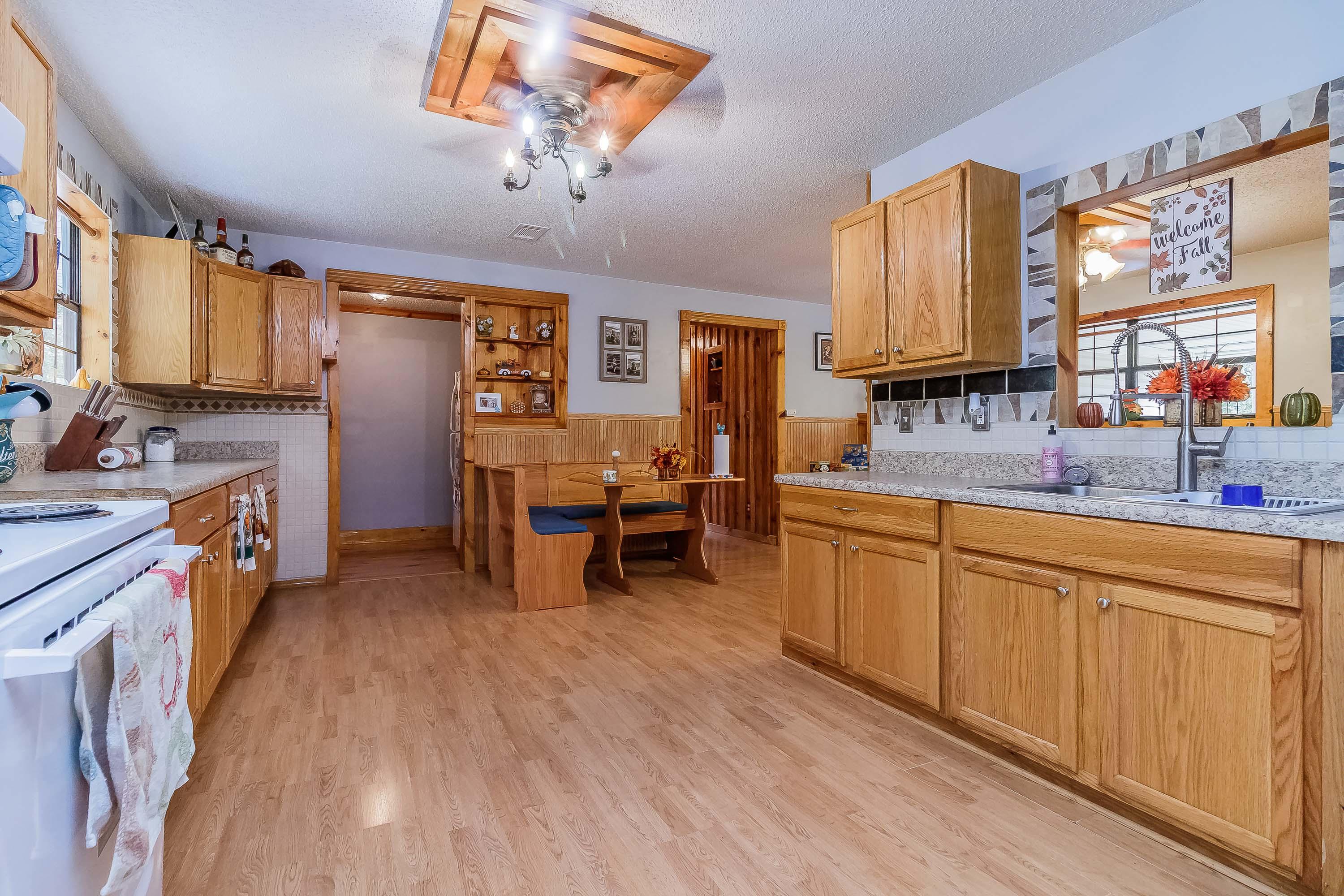 610 Ridgeway Road LaFayette, GA 30728 - Photo 10 of 52 Great Room