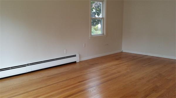 39 Edendale Street Springfield, MA 01104 - Photo 4 of 12