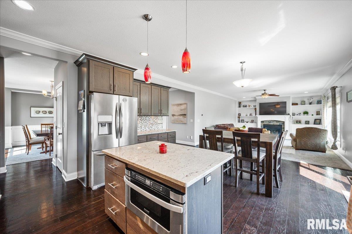 2710 West Quartz Street Dunlap, IL 61525 - Photo 15 of 44