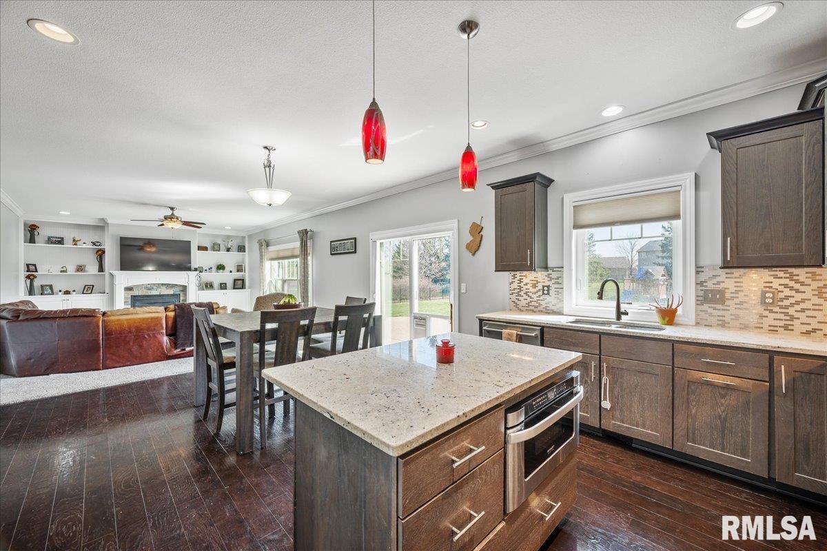 2710 West Quartz Street Dunlap, IL 61525 - Photo 16 of 44