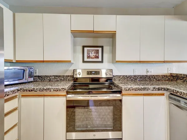 $379,000 | 41103 Woodhaven Drive North, Palm Desert, CA 92211