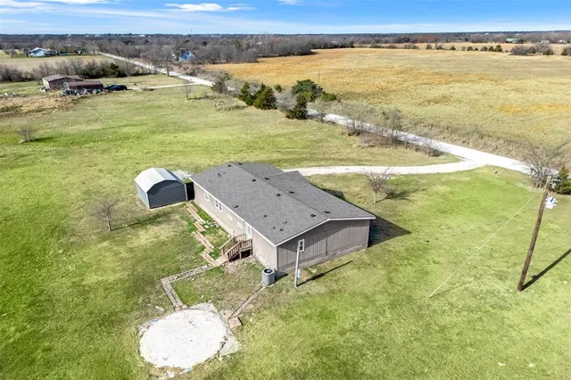 $250,000 | 5542 County Road 1043, Celeste, TX 75423