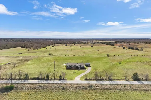 $250,000 | 5542 County Road 1043, Celeste, TX 75423