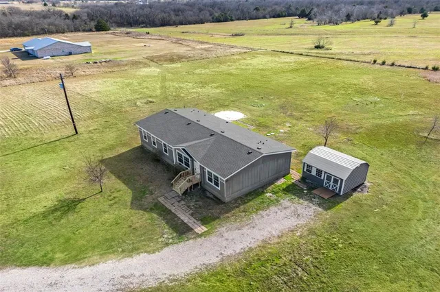 $250,000 | 5542 County Road 1043, Celeste, TX 75423