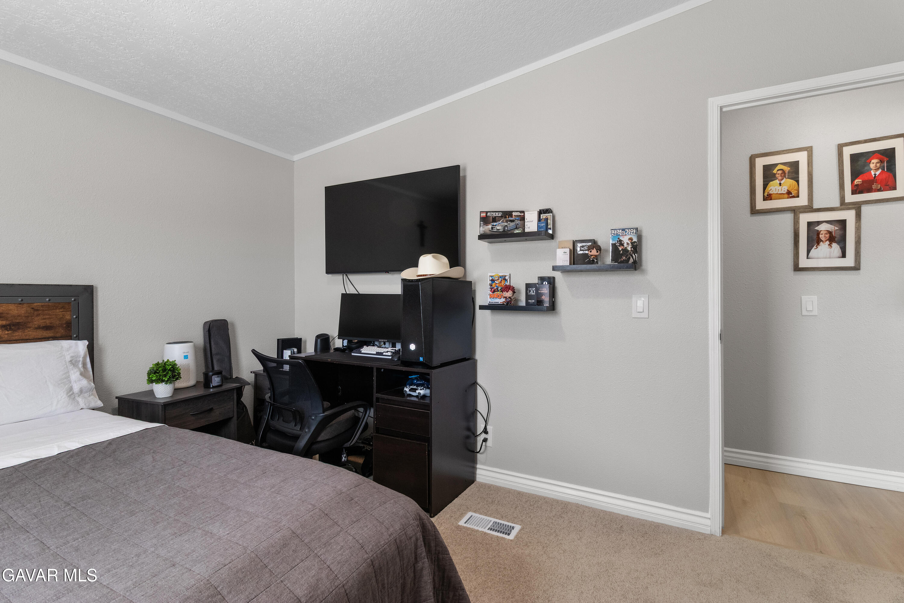 14556 East Tehachapi Boulevard Tehachapi, CA 93561 - Photo 22 of 29 Bedroom 2-2