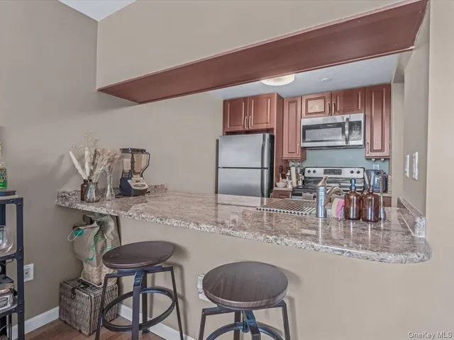 $575,000 | 358 Grove Street, Unit 2E | Bushwick