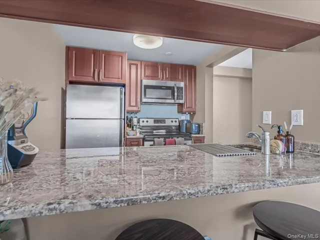 $575,000 | 358 Grove Street, Unit 2E | Bushwick