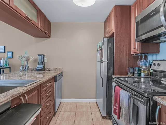 $575,000 | 358 Grove Street, Unit 2E | Bushwick