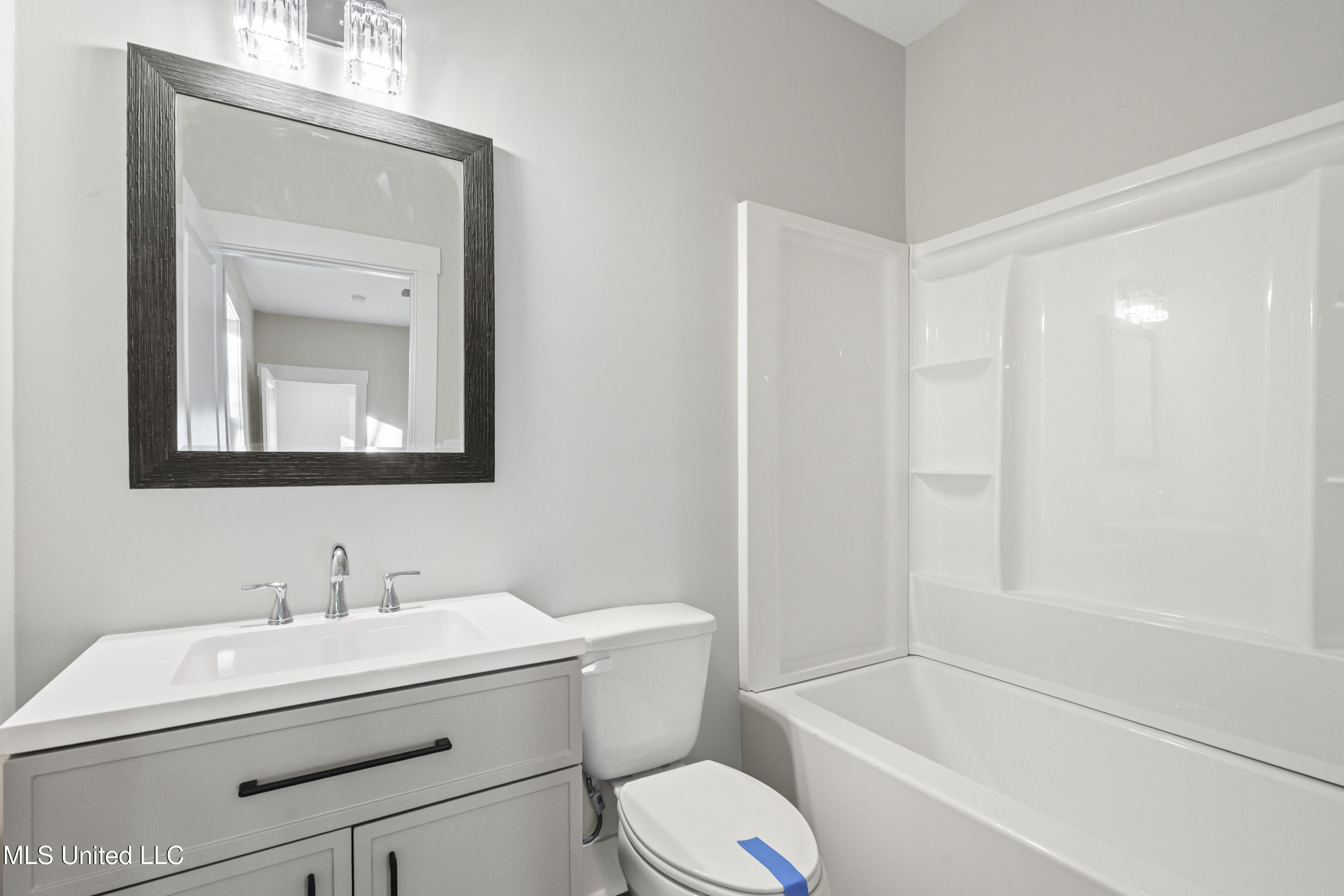 147 Crockett Road Senatobia, MS 38668 - Photo 11 of 22 Master Bathroom